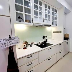 Kew Gate (D16), Terrace #558933851